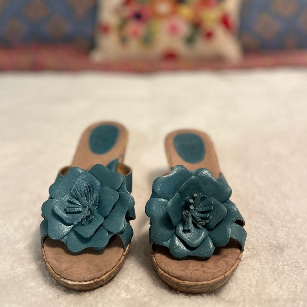 b.o.c. Women's Turquoise Floral Flower Sandals